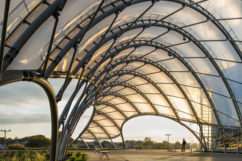 Công trình màng căng chất liệu ETFE với bề mặt trơn mịn