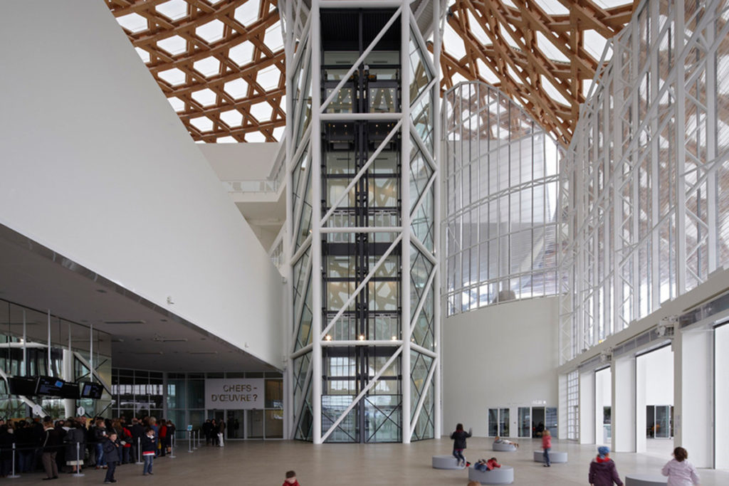 Không gian dưới mái che bạt căng bảo tàng nghệ thuật Pompidou Metz | Nguồn ảnh: Didier Boy De La Tour