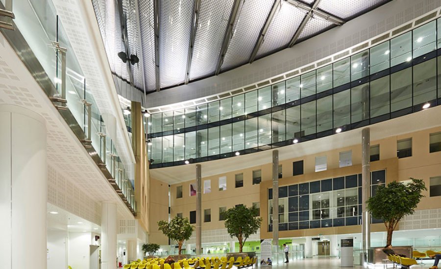 Công nghệ in hoa văn ETFE thông mình tại bệnh viện Barts, Luân Đôn