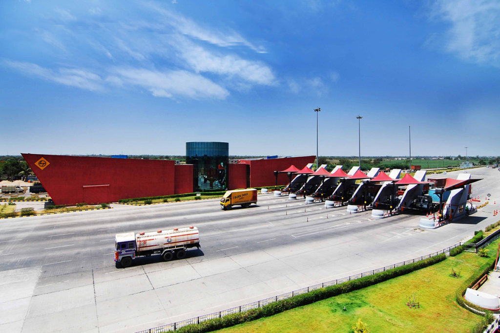 Mái che bạt căng trạm thu phí Archohm | Nguồn ảnh: Archdaily