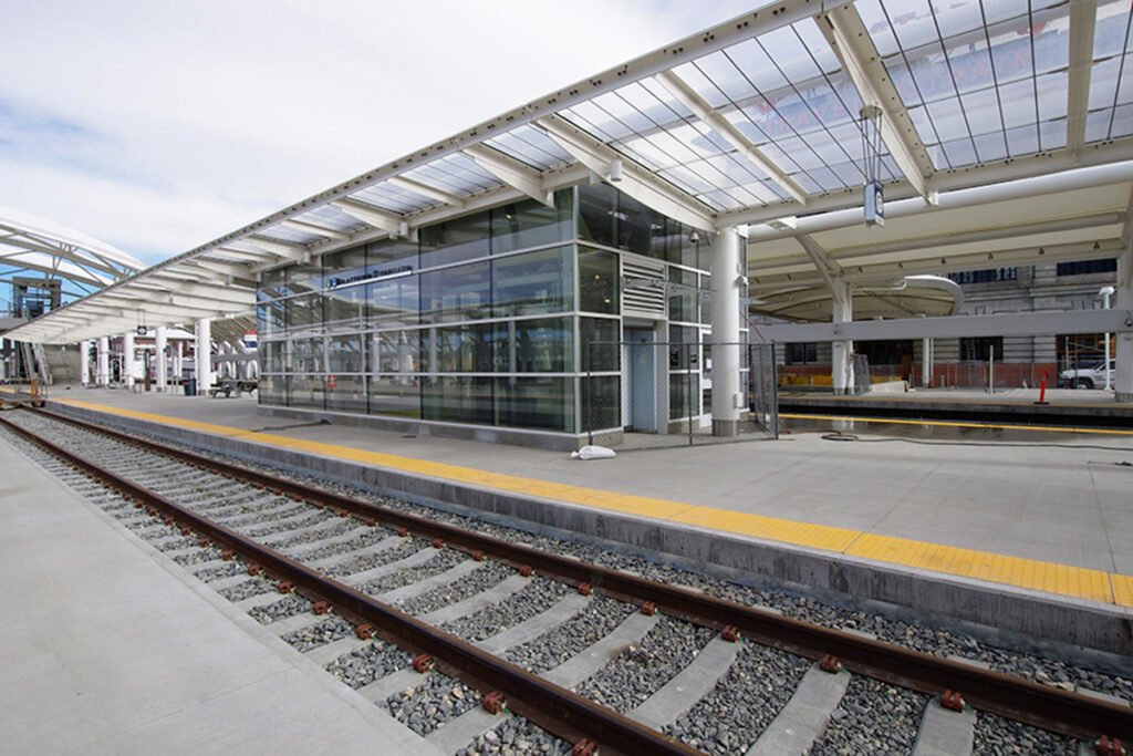 Mái che bạt căng nhà ga Denver sử dụng PTFE và ETFE