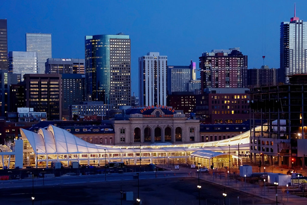Mái che bạt căng nhà ga Denver | Nguồn ảnh: Archdaily