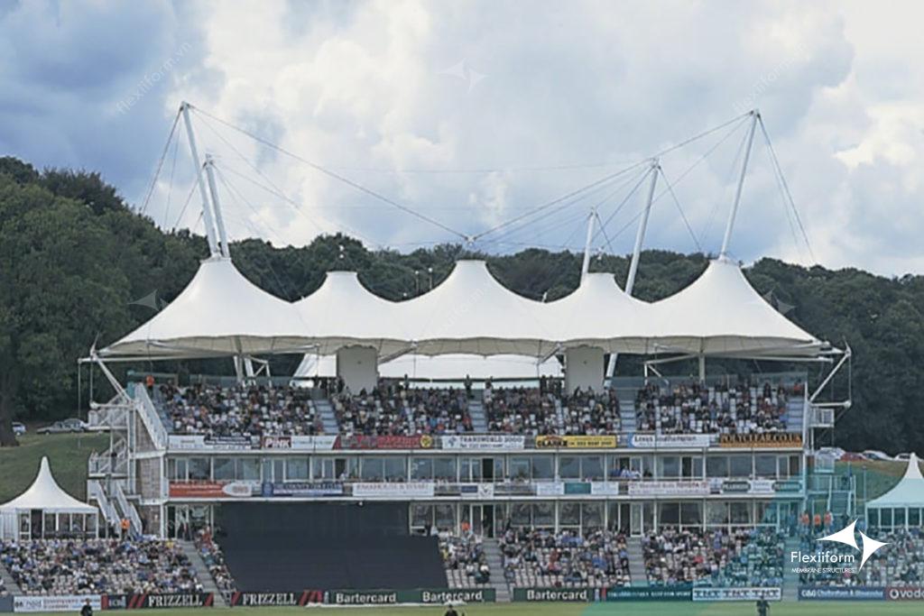 Mẫu mái che sân thể thao khu vực khán đài quốc gia (Hampshire Rose Bowl)