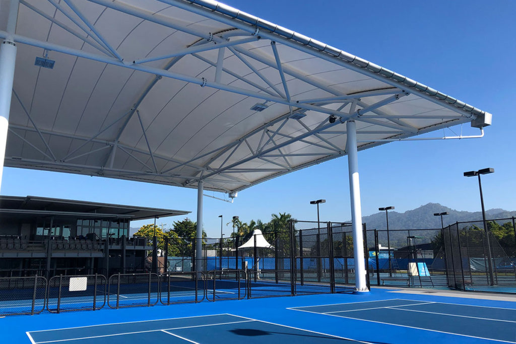 Mẫu mái che sân Tennis tối ưu ánh sáng và thông thoáng | Nguồn ảnh: Fabritecture