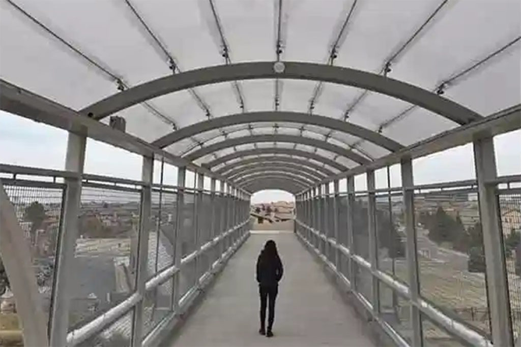 So sánh ETFE và Kính_Quang cảnh trông như kính của chất liệu bạt căng ETFE