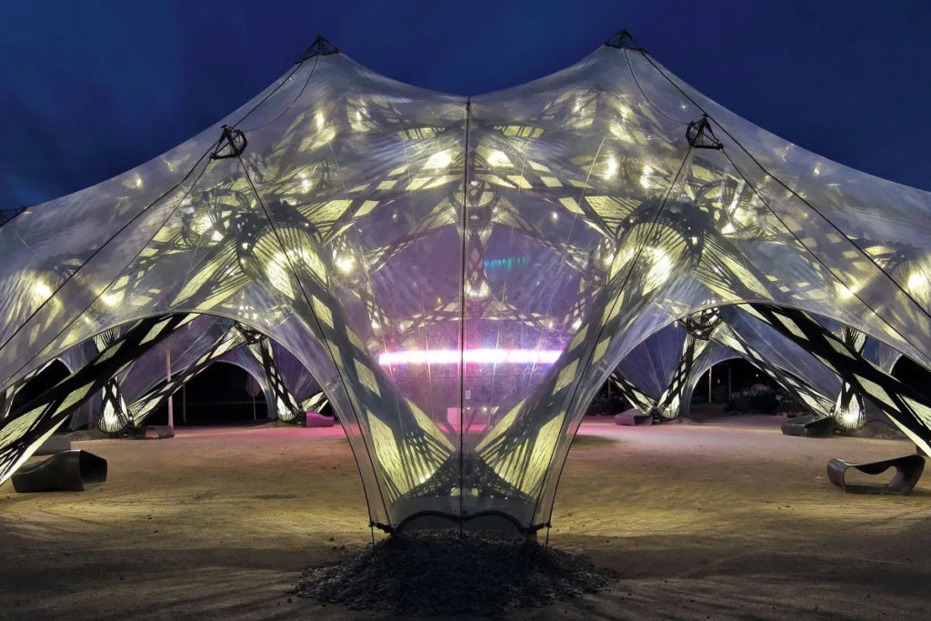 So sánh ETFE và Kính | Nguồn ảnh: PFEIFER Structures