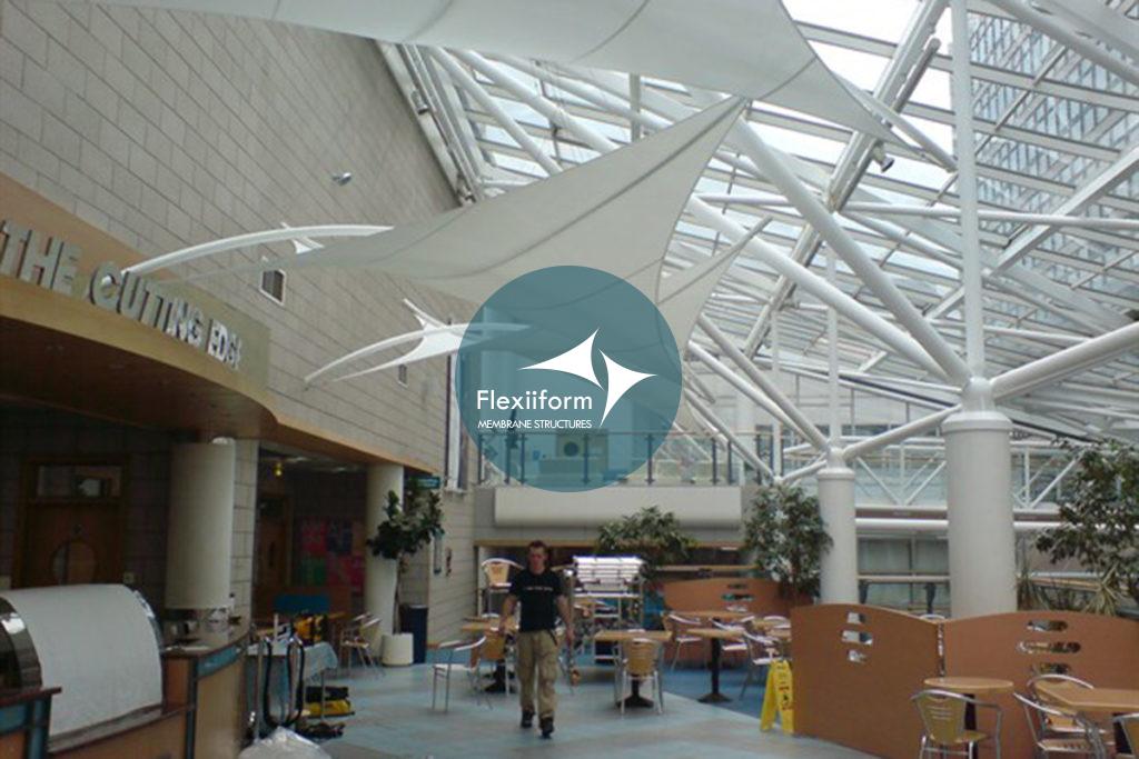 Mẫu mái che cánh buồm thông tầng Atrium Shading, Sheffield Hallam University | Nguồn ảnh: Tensile Fabric UK