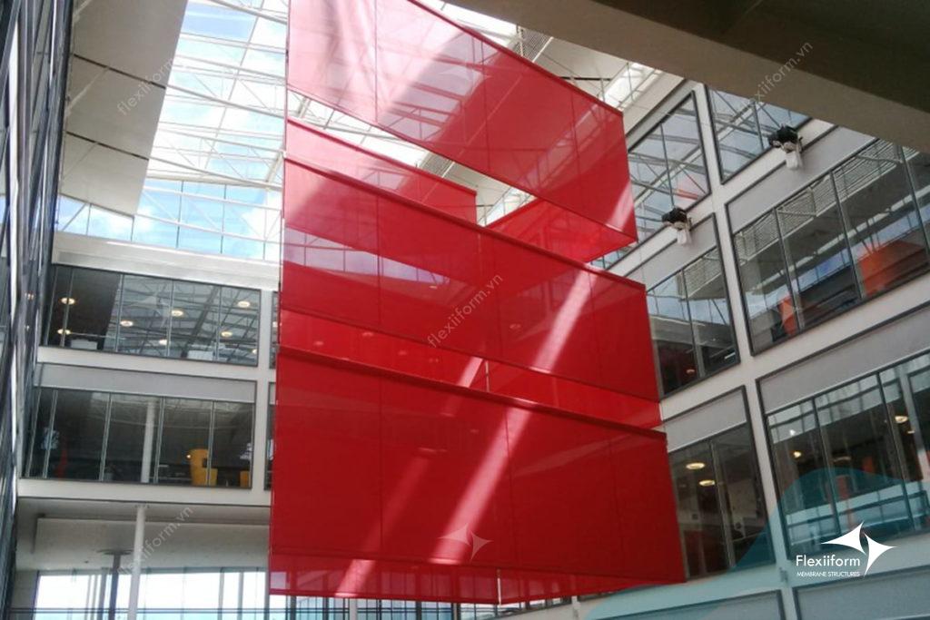 Oracle Office Atrium Sử dụng mẫu bạt căng nội thất như một điểm nhấn