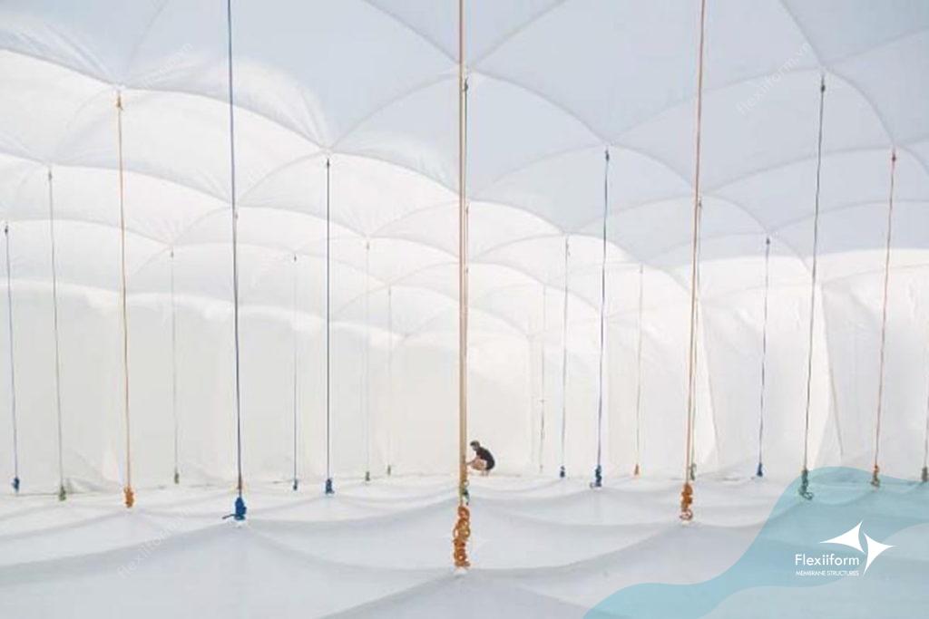Bạt căng nội thất được thiết kế mang đến nhiều ý niệm trong công trình The Bubble Messe Frankfurt