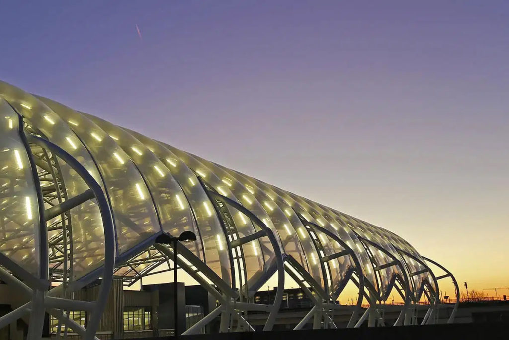 Một trong những công trình sáng tạo từ màng căng ETFE với hệ thống điều khiển hiện đại