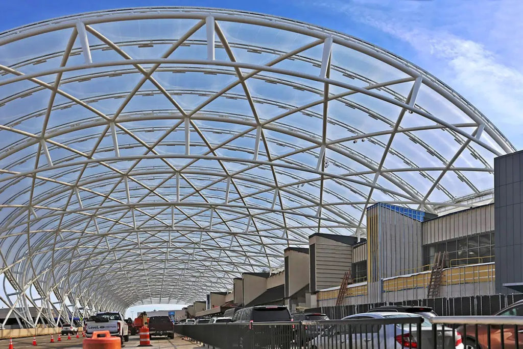 Thiết kế và thi công ETFE với độ trong suốt và khả năng truyền tia UV