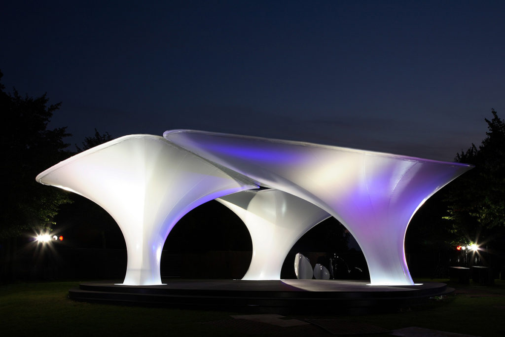 Bạt căng che nắng The Lilas Zaha Hadid ngoài trời | Nguồn ảnh: Archello