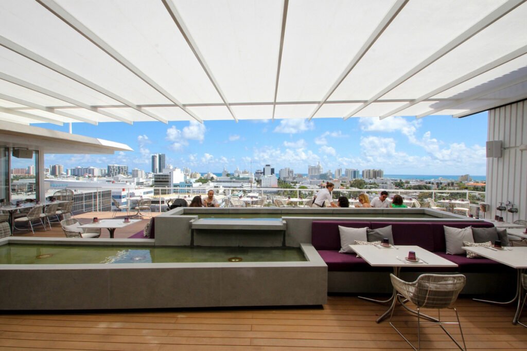 Mái che sân thượng cao cấp Retractable Rooftop mở rộng tầm nhìn