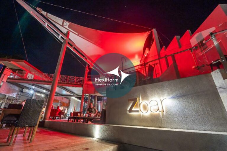Mái bạt cánh buồm quán Z Bar, The Zea Ko Samet