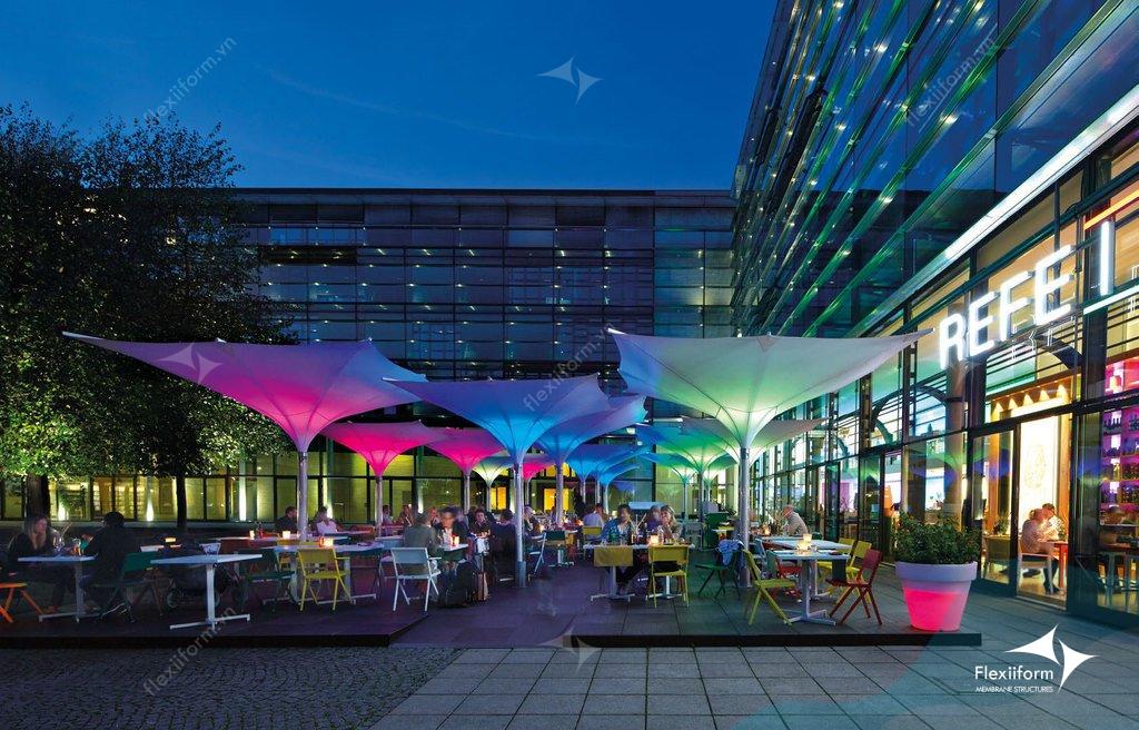 Mẫu mái che cảnh quan Tulip Umbrellas với khả năng chiếu sáng