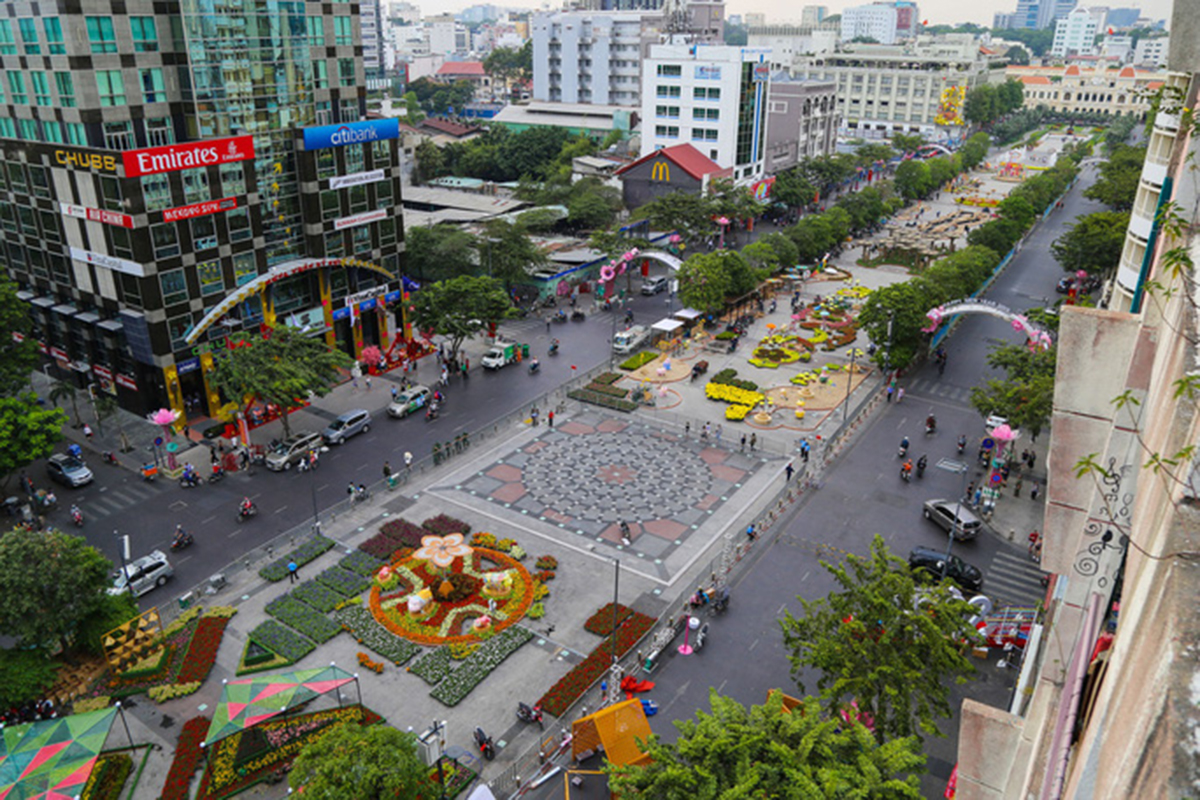 Thi công mái che bạt căng TP HCM-mái che phố đi bộ Nguyễn Huệ