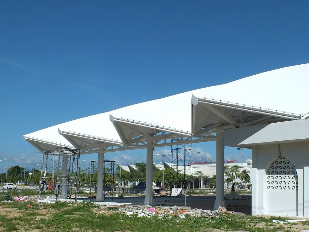 bat căng hà nội ngoài trời