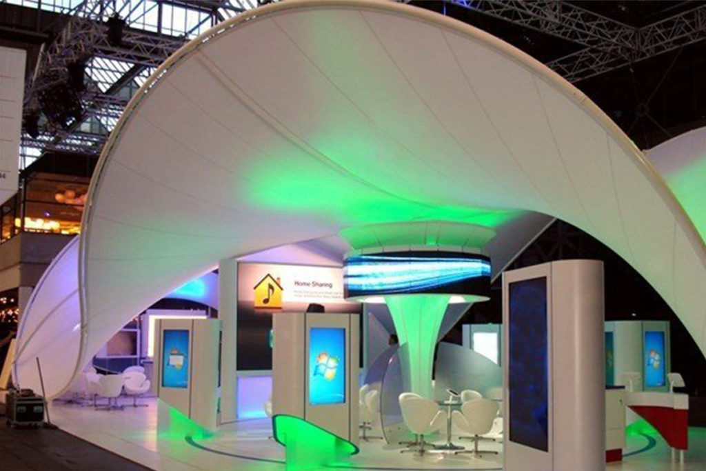 Kiến trúc mái vòm độc đáo của mái che gian hàng triển lãm