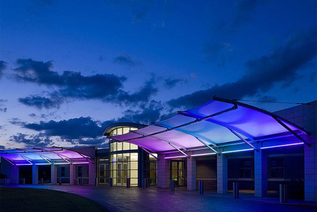 Mái che khu vực bãi đỗ xe ấn tượng bằng bạt căng