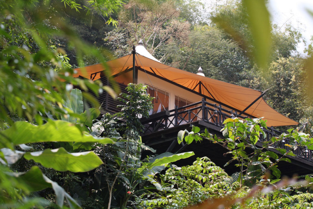Lều nghỉ dưỡng Glamping Tent Four Seasons hòa mình với thiên nhiên