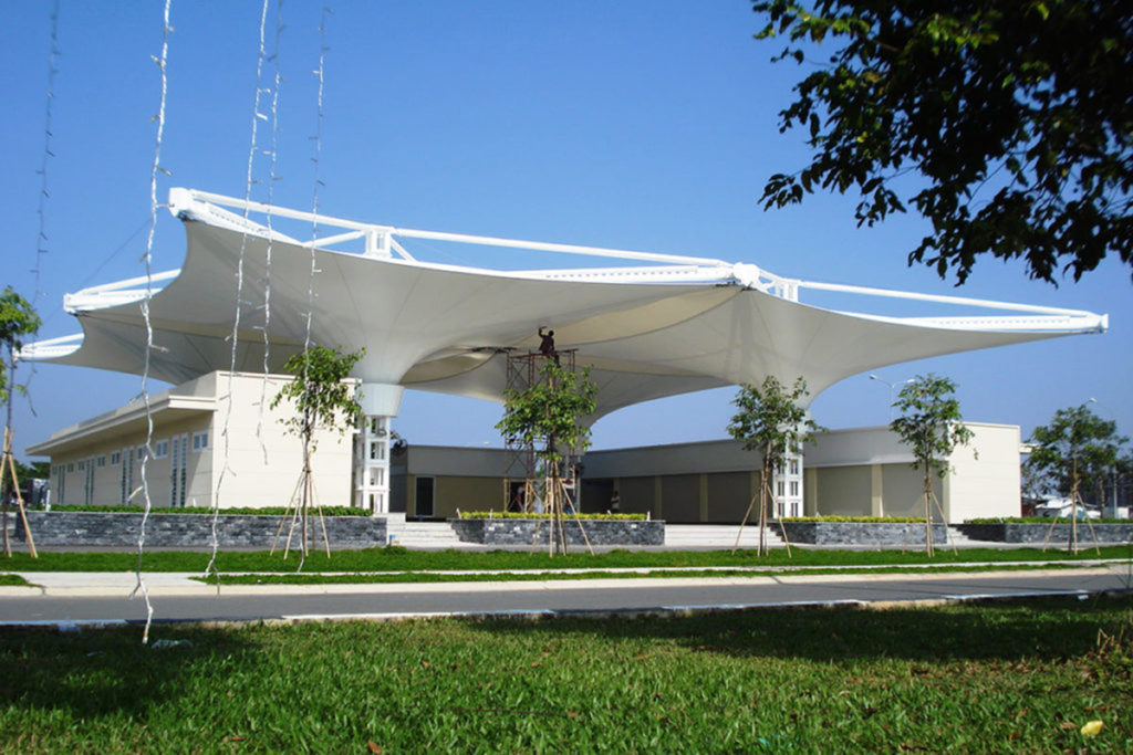 Mẫu mái che dạng chóp phễu trung tâm thương mại khu food court Becamex