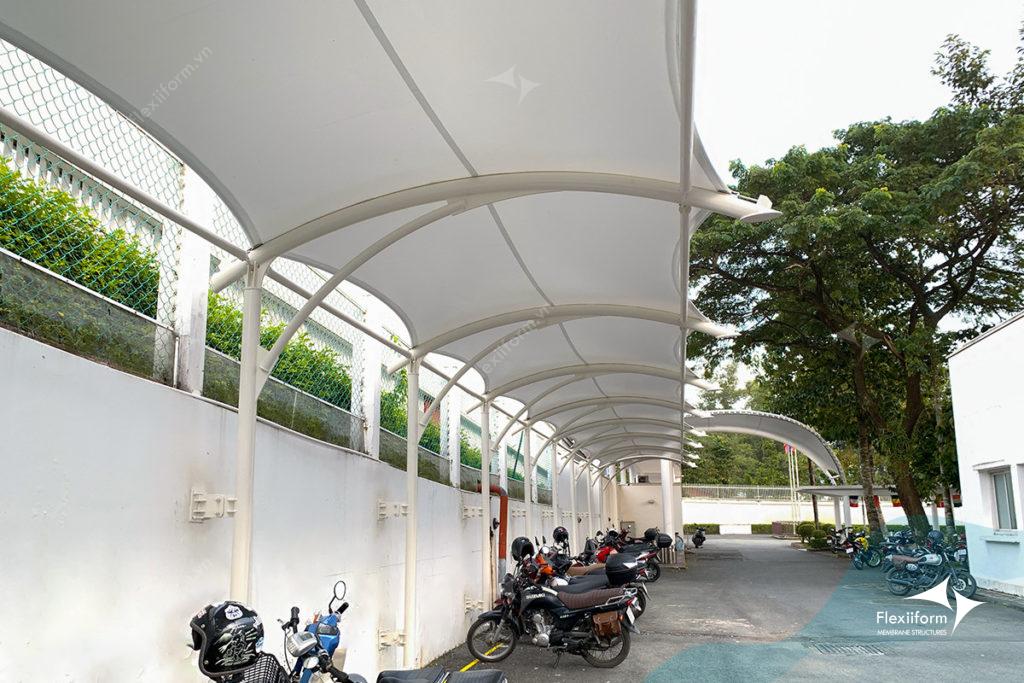 Mái che bãi đỗ xe cung cấp bóng râm hiệu quả.