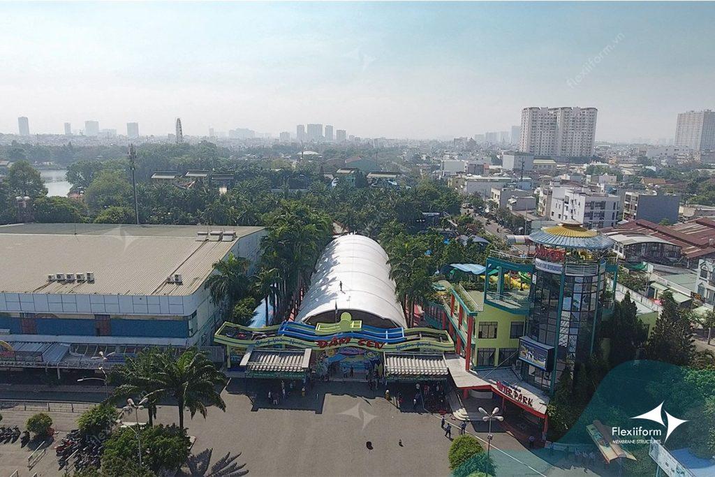 Hoàn thiện thi công mái che Đầm Sen Nước khu vực cổng chào