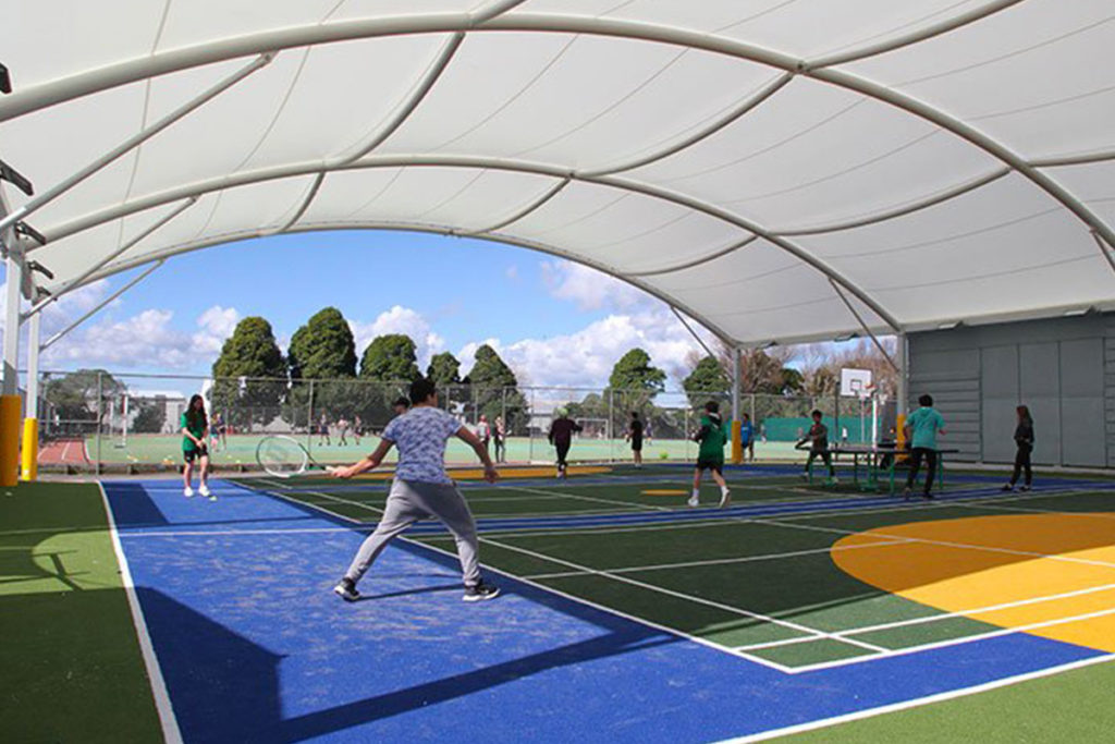 Không gian mái che sân tennis dạng vòm