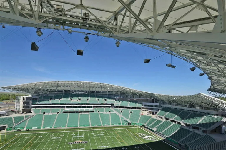 Mai-che-bat-cang-san-van-dong-5