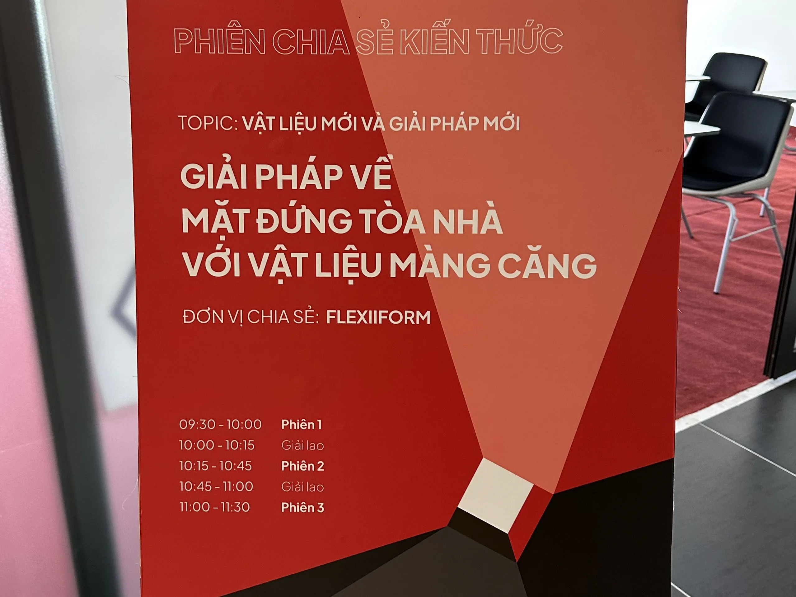 Standee Phiên Chia Sẻ Kiến Thức - FlexiiForm