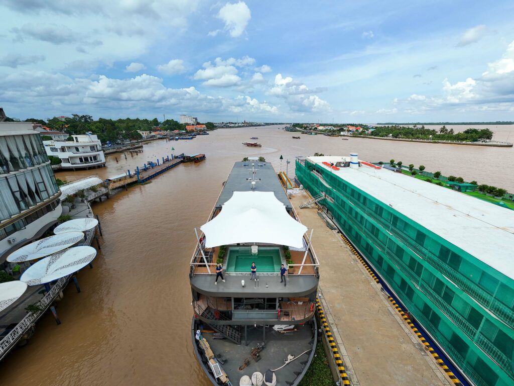 Thay Thế Mái Che Aqua Mekong – Nâng Tầm Trải Nghiệm Du Thuyền Cao Cấp