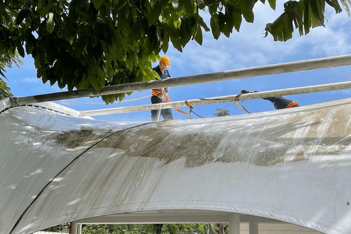 Flexiiform_Dịch vụ vệ sinh bảo trì màng căng