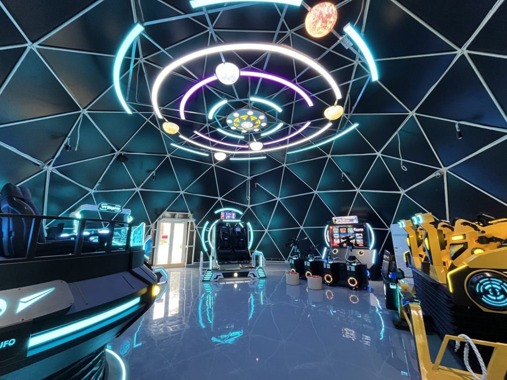 Khu trò chơi thực tế ảo trong dome FlexiiDome 15 m tại Ecopark Long An